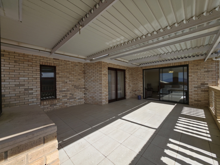 9 Bedroom Property for Sale in Noorsekloof Eastern Cape